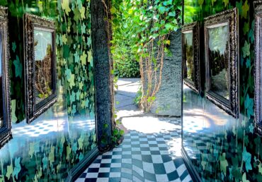 look-up-look-down-photography-Glu13LaGo0k-unsplash